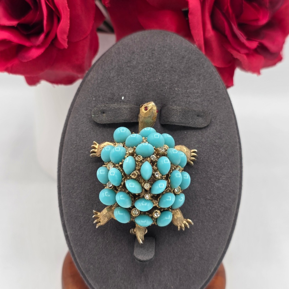 Vintage HAR Hattie Carnegie Turquoise Cabochon Gold Tone Turtle Brooch Pin 2in